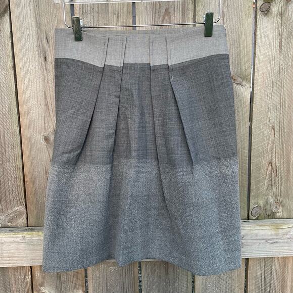 Gunex Women's Straight Pencil Skirt Pull on Pleated Back Gray Size 6 - Picture 2 of 9